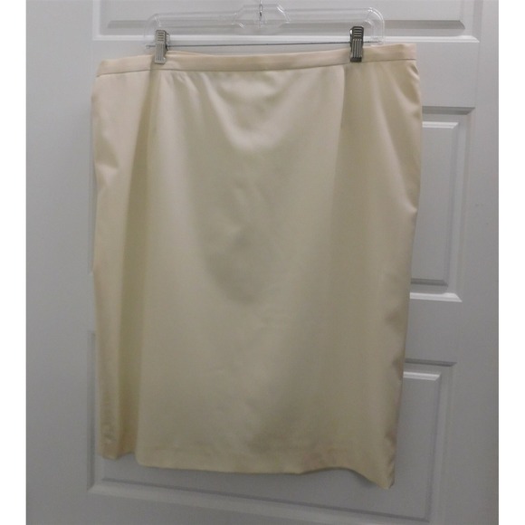 Lafayette 148 Ivory Straight Skirt‎ sz M
